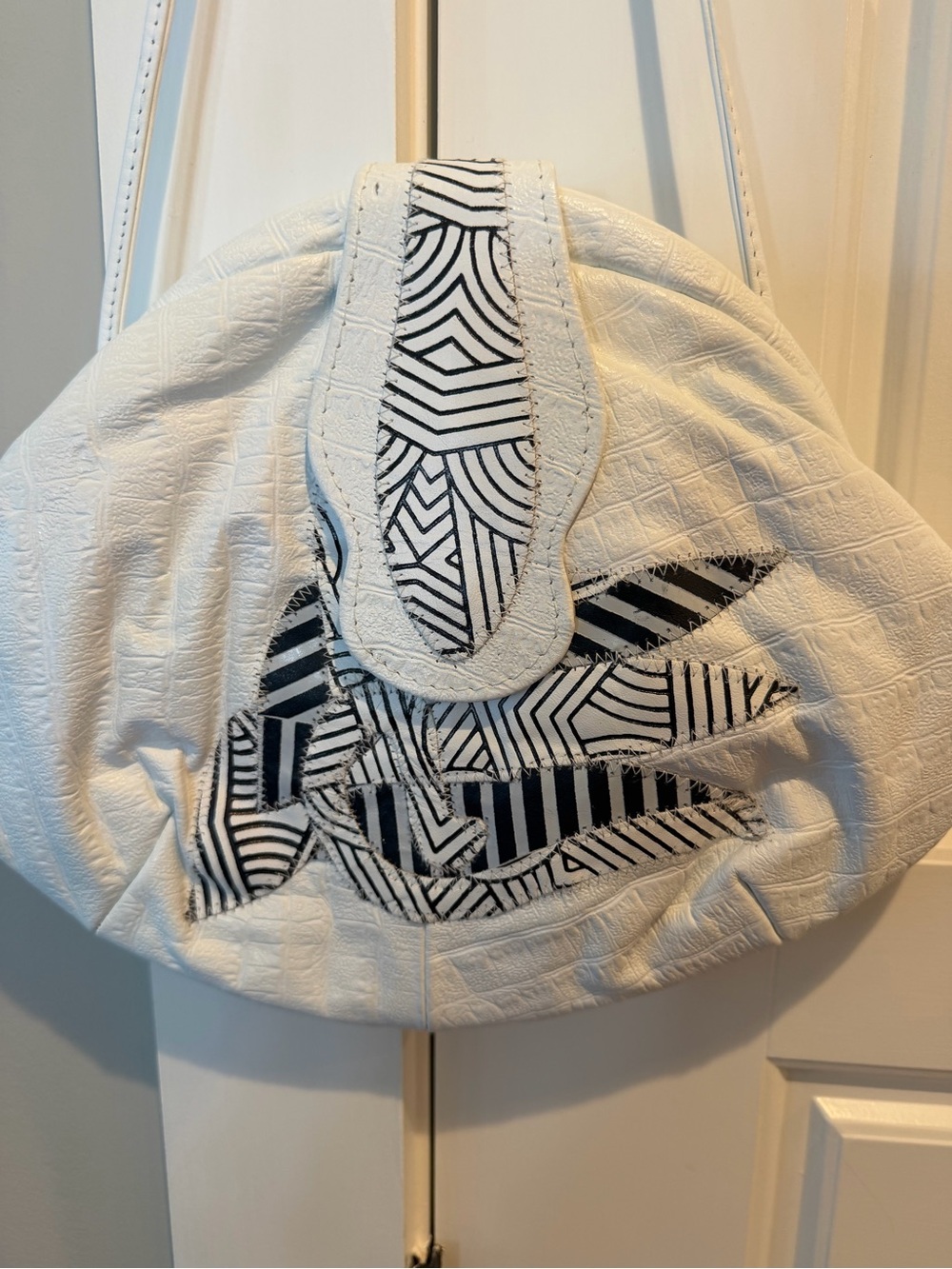 White Women's Shoulder Bag with Black Geometric Accent- vintage design